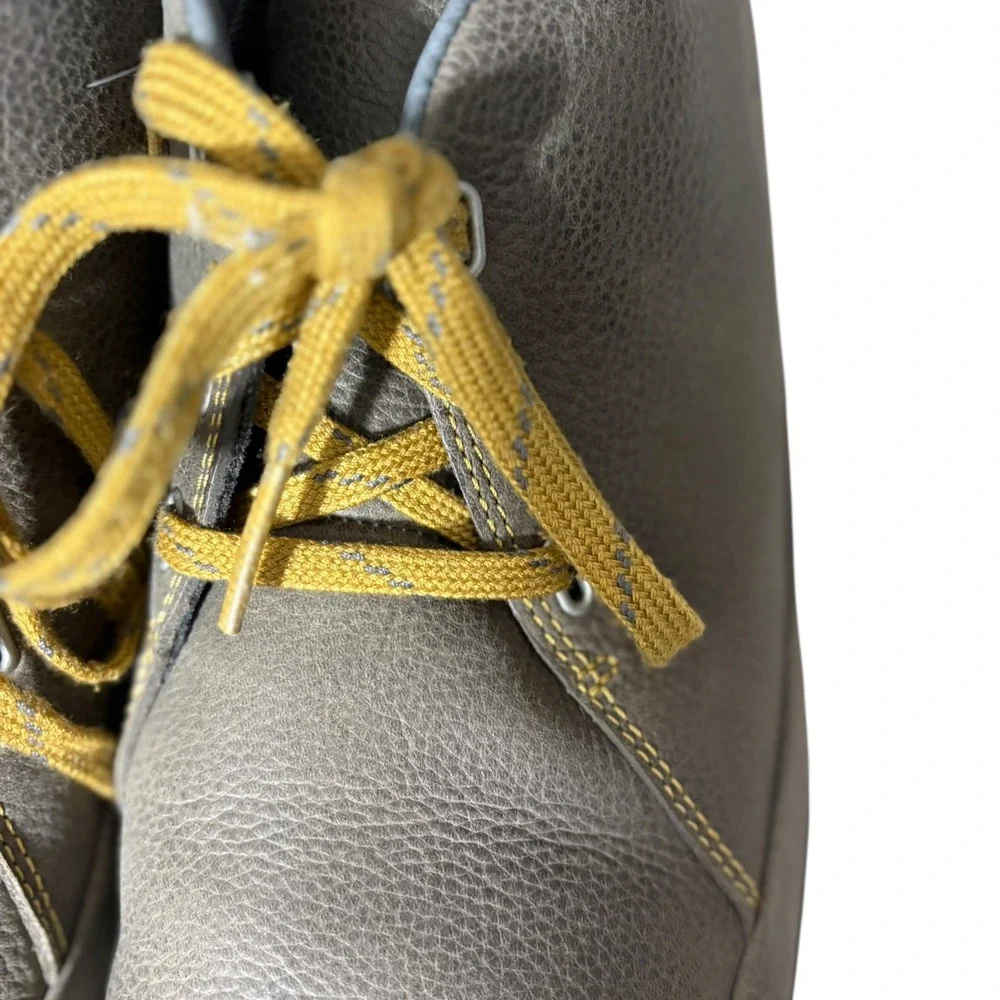 AHNU Harris Chukka Boots Grey/Taupe Vibram Sole sz 11 US‎